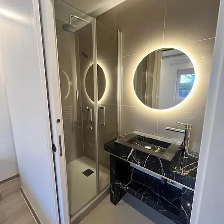 Hébergement de vacances Luxury Villa, 4 With Bathroom, Near Geneva
