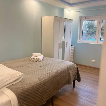 Hébergement de vacances Luxury Villa, 4 With Bathroom, Near Geneva Saint-Julien-en-Genevois