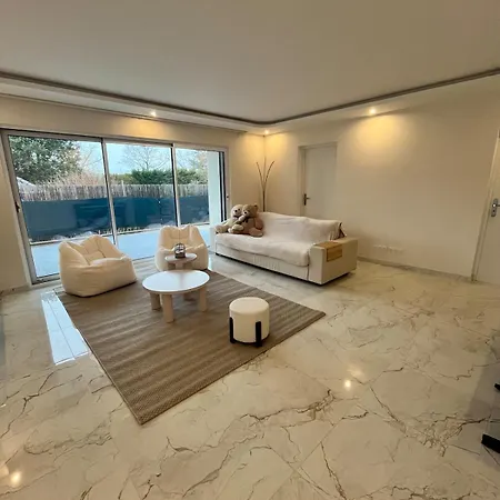 Luxury Villa, 4 With Bathroom, Near Geneva Holiday home *