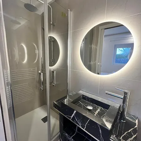 Holiday home Luxury Villa, 4 With Bathroom, Near Geneva