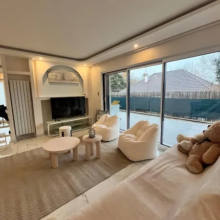 Luxury Villa, 4 With Bathroom, Near Geneva Holiday home Saint-Julien-en-Genevois